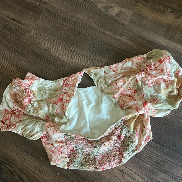 Showpo floral backless crop top - Picture 5 of 5